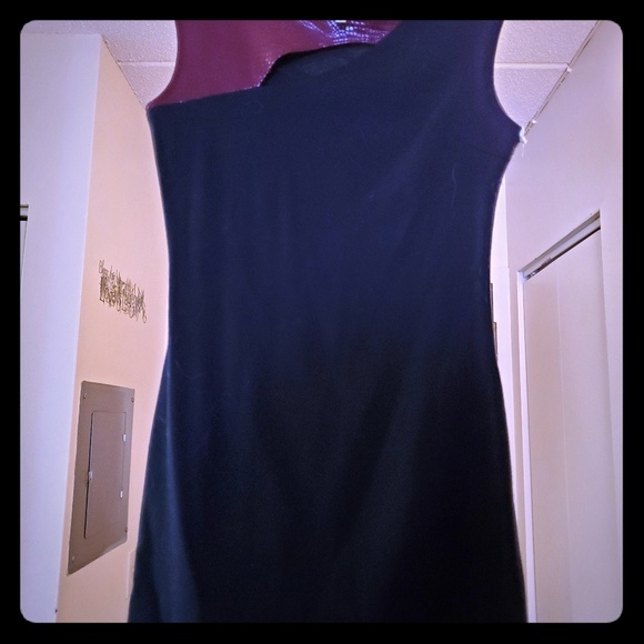 Dress - Picture 1 of 6